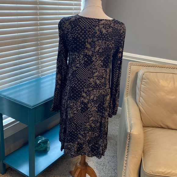 Old navy lace up dress - Picture 2 of 7